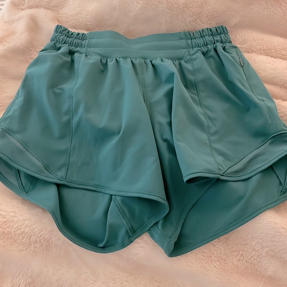 great condition, i’ve never worn them before but tags are off!!